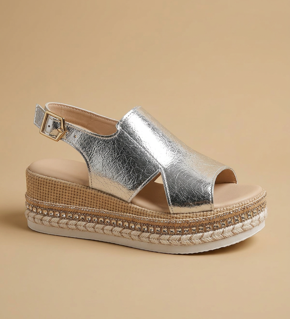 Sandalia Plataforma Cuero Metalizado Croco Tachuelas Doradas Mujer
