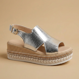Sandalia Plataforma Cuero Metalizado Croco Tachuelas Doradas Mujer