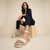 Sandalia Plataforma Cuero Croco Tobillera Tachuelas Doradas Mujer