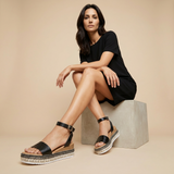 Sandalia Plataforma Cuero Croco Tobillera Tachuelas Doradas Mujer