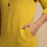 Vestido Midi Punto Canelado Cuello Polo Botones