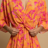 Vestido Corto Floral Manga Kimono Volantes