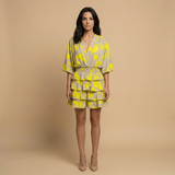Vestido Corto Tropical Cintura Elástica Volantes